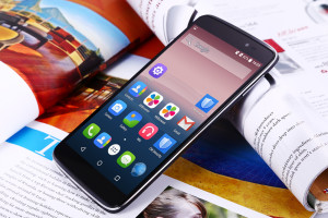 TCL Idol 3 – das Flip-Smartphone mit 5.5 Zoll Full HD Display und guter Ausstattung